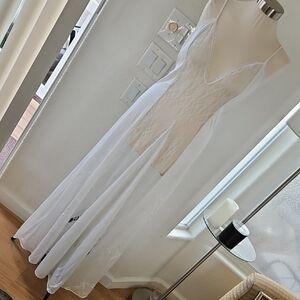 Chic Backless White Lace Night Gown